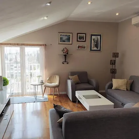 Bird View Carlissima شقة *